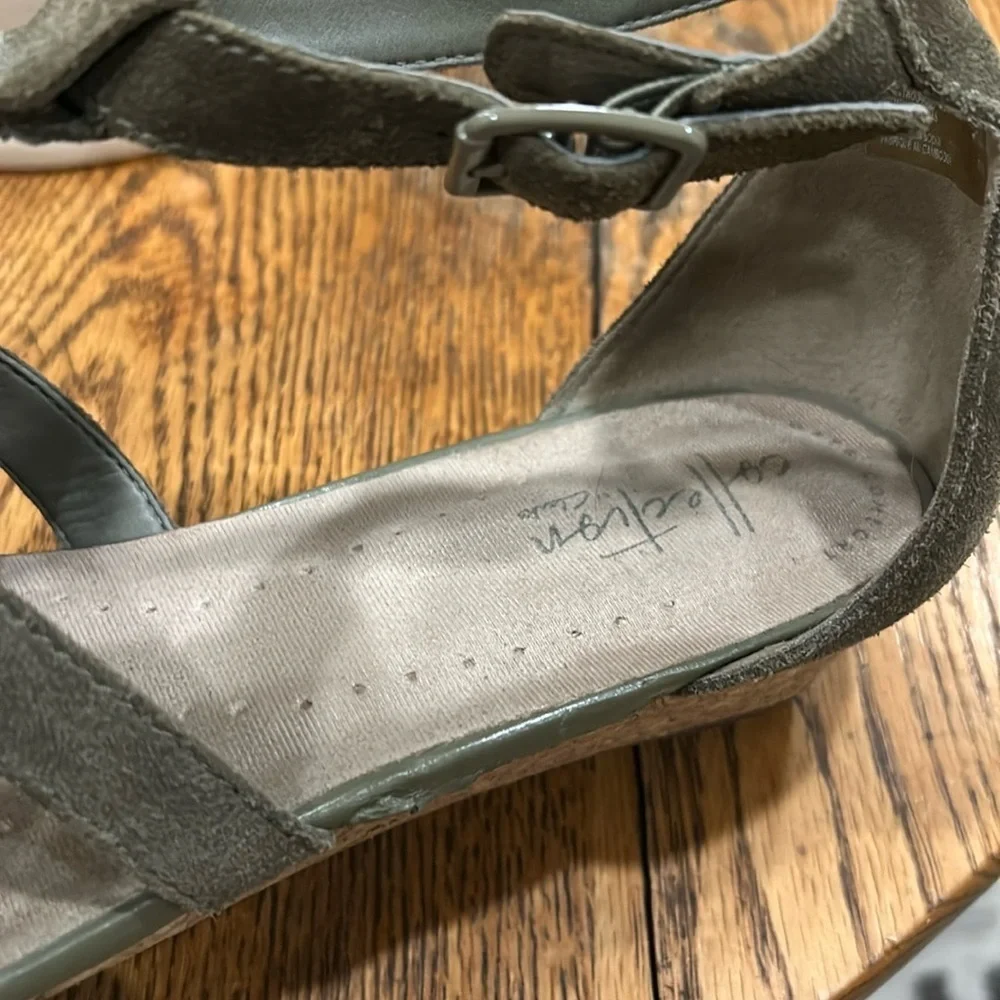 Clark’s Olive Suede Abigail Sun Fringe  Wedge Sandals